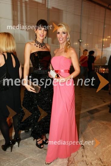 Iris Mulej, Miss Slovenije 2006 in Janja Zupan, Miss Slovenije 1994Viktorji 2009, rdeča preproga in dogajanje pred dvorano