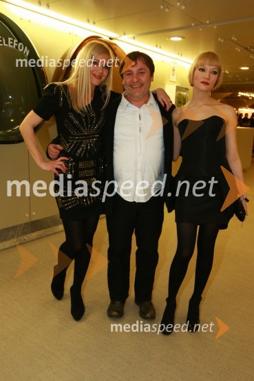 Katarina Čas, TV voditeljica, Bojan Emeršič, igralec in njegova življenjska sopotnica Viktorija Bencik, igralka ter voditeljica oddaje Enajsta šolaViktorji 2009, zaključna zabava