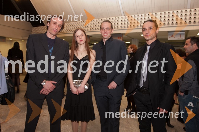 Matjaž Zupančič, režiser,  Ana Ruter, igralka,  Marko Naberšnik, režiser in Gorazd Logar, igralecViktorji 2009, rdeča preproga in dogajanje pred dvorano