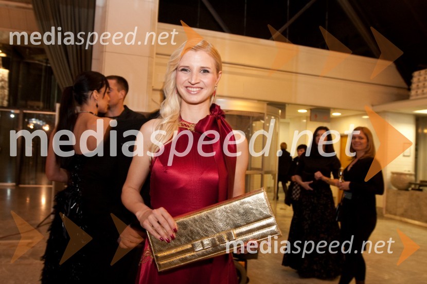 Ana Bešter, TV voditeljicaViktorji 2009, rdeča preproga in dogajanje pred dvorano