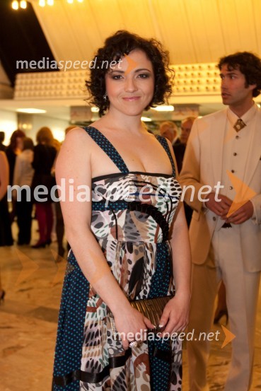 Polona Požgan, moderatorka na Radio CenterViktorji 2009, rdeča preproga in dogajanje pred dvorano