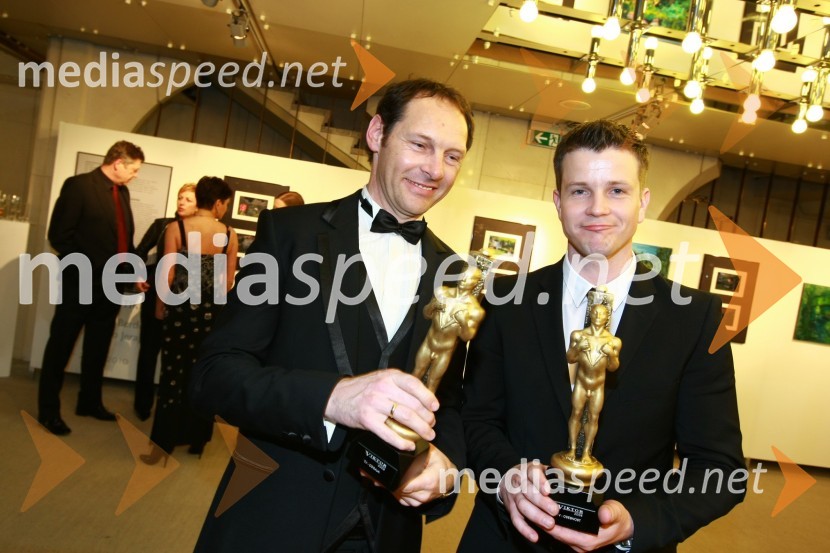 Jože Potrebuješ, član skupine Čuki in producent oddaje Na zdravje ter Boštjan Romih, TV in radijski voditeljViktorji 2009, zaključna zabava