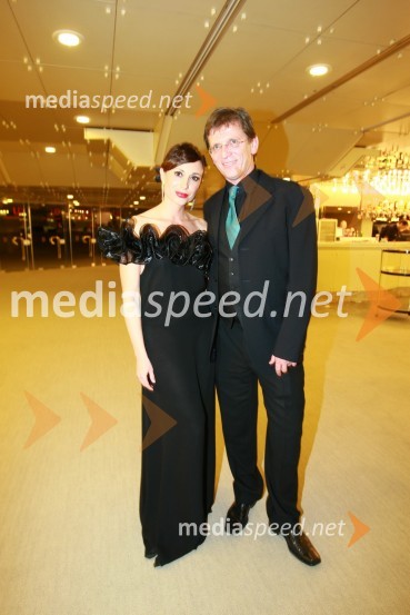 Tina Gorenjak, igralka ter Stane Cencelj, lastnik in direktor Radia HitViktorji 2009, zaključna zabava
