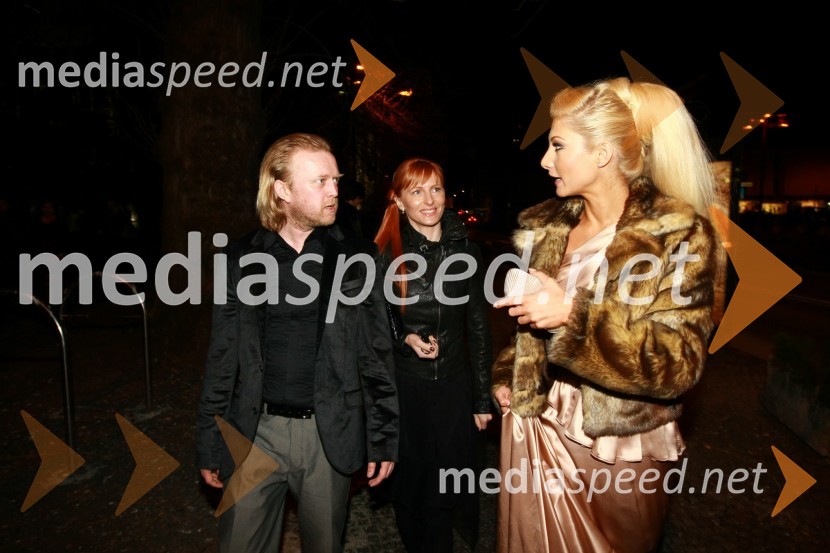 Matjaž Javšnik, igralec, Mihaela Kolarič, lastnica agencije Michela in Lucija Gubenšek, manekenkaViktorji 2009, zaključna zabava