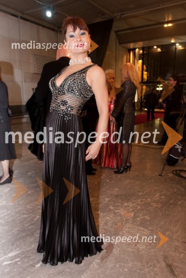 Violeta Tomič, igralkaViktorji 2009, obleke in modni dodatki