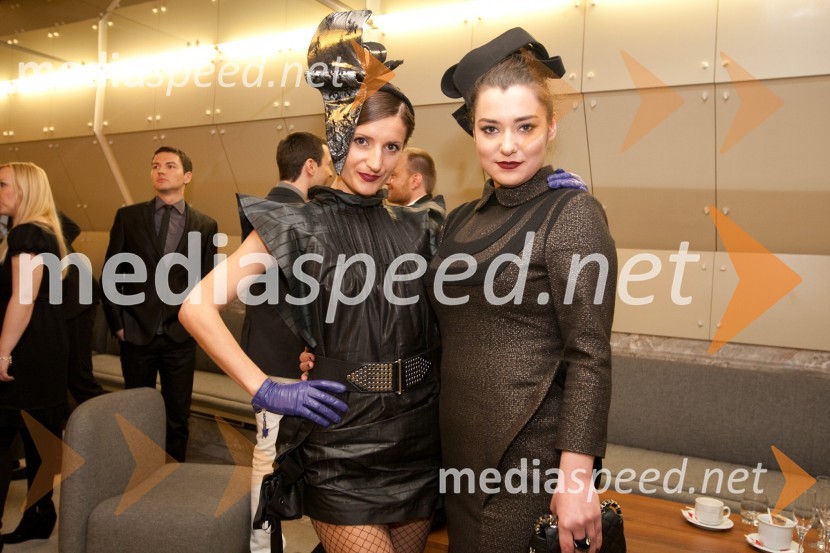 Davorka Požgan, modna oblikovalka in Ana Lazovski, modna oblikovalkaViktorji 2009, zaključna zabava