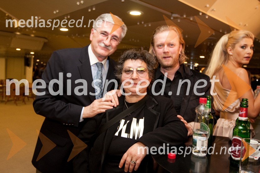 Petar Radović, odgovorni urednik razvedrilnega programa TV Slovenija, Dragica Petrovič, režiserka in producentka ter Matjaž Javšnik, igralecViktorji 2009, zaključna zabava