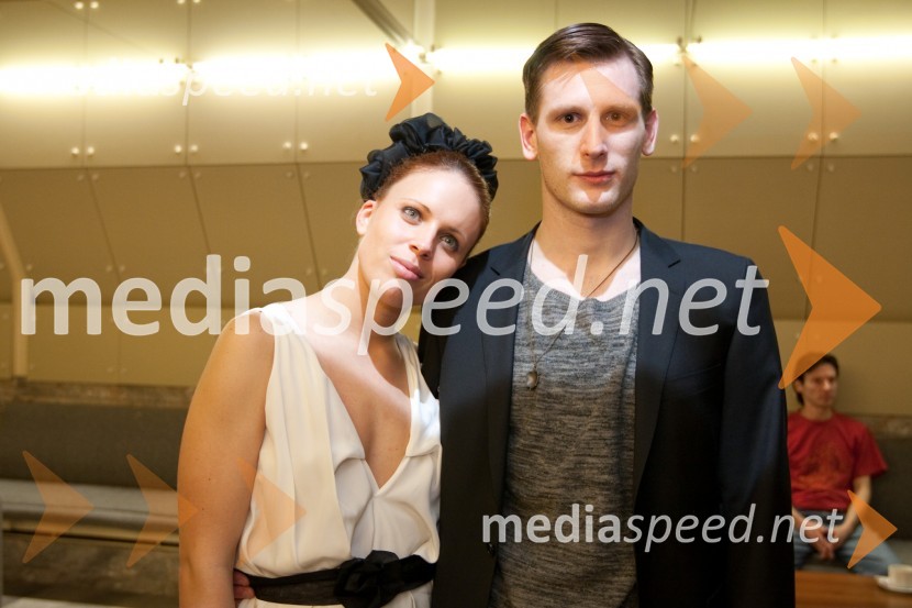 Manja Plešnar, novinarka in pevka in Matevž Faganel, modni oblikovalecViktorji 2009, zaključna zabava