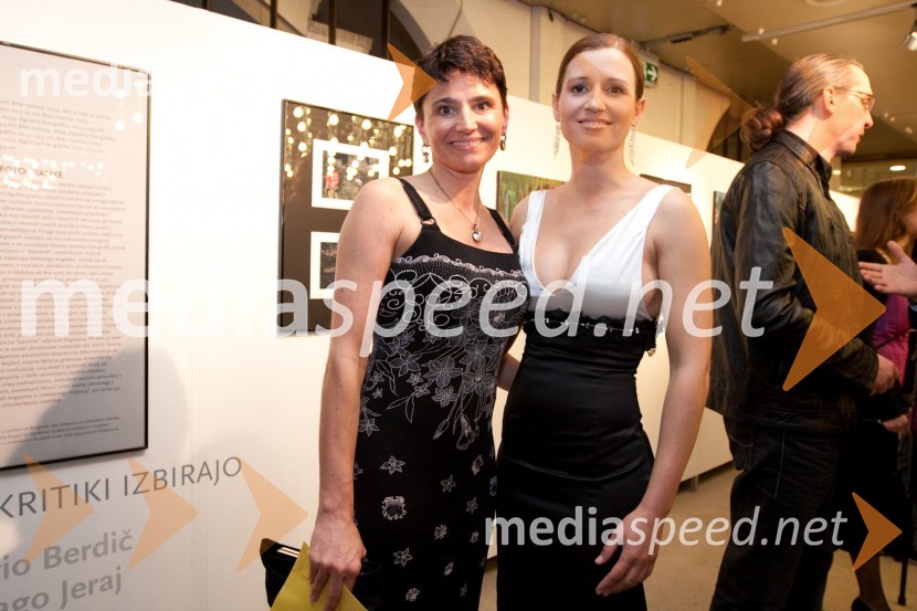Andreja Potrebuješ, soproga Jožeta Potrebuješa in Lara Romih, soproga Boštjana RomihaViktorji 2009, zaključna zabava