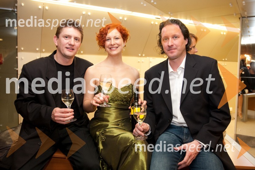 David Bizjak, Delo revije d.d., Mateja Štabuc, vodja prodaje Ljutomerčan in Jeruzalem Ormož in Tomi Lednik, prijateljViktorji 2009, zaključna zabava