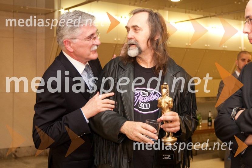 Petar Radović, odgovorni urednik razvedrilnega programa TV Slovenija in Dragan Bulič, glasbeni urednik Vala 202 in dobitnik Viktorja za življenjsko deloViktorji 2009, zaključna zabava