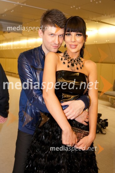 Tomaž Mihelič - Marlenna, pevec ter novinar in Iris Mulej, Miss Slovenije 2006Viktorji 2009, zaključna zabava