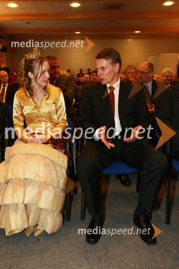 Andreja Erzetič, Vinska kraljica Slovenije 2010 in Henrik Gjerkeš, minister za lokalno samoupravo23. mednarodni sejem gradbeništva in gradbenih materialov MEGRA 2010, slovesna otvoritev