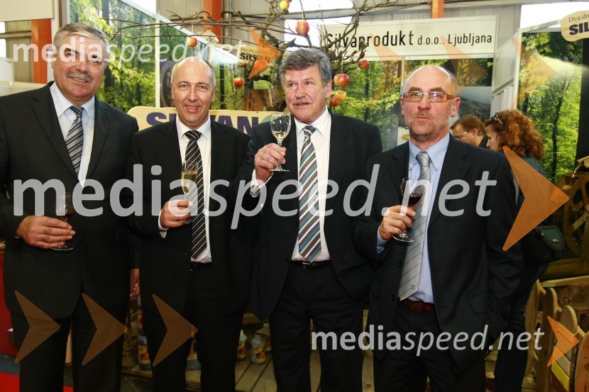 Jože Funda, generalni direktor podjetja Salonit Anhovo, ..., Dušan Črnigoj, generalni direktor podjetja Primorje d.d. in ...23. mednarodni sejem gradbeništva in gradbenih materialov MEGRA 2010, slovesna otvoritev