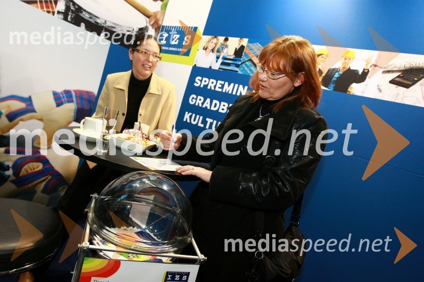 Mag. Barbara Škraba Flis, generalna sekretarka Inženirske zbornice Slovenije (IZS) in dr. Marjana Šijanec Zavrl, Gradbeni inštitut ZRMK23. mednarodni sejem gradbeništva in gradbenih materialov MEGRA 2010, slovesna otvoritev