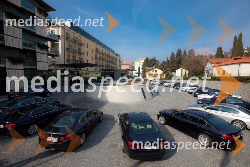 Novi BMW serije 5BMW SLO, predstavitev novega avtomobila BMW serije 5