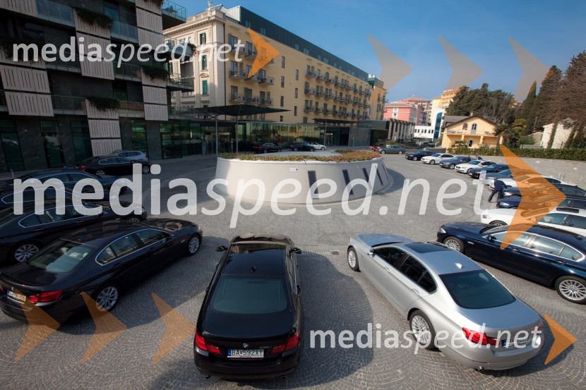 Novi BMW serije 5BMW SLO, predstavitev novega avtomobila BMW serije 5