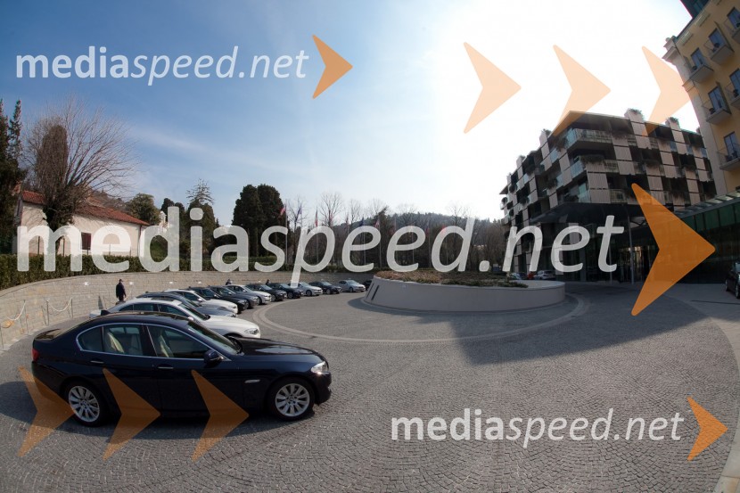 Novi BMW serije 5BMW SLO, predstavitev novega avtomobila BMW serije 5