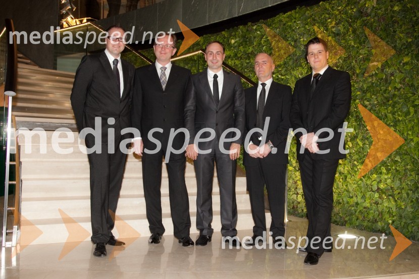 Marko Košmrl, direktor Makoma d.o.o., Andrej Malgaj, lastnik in direktor podjetja Avtohiša Malgaj, Uroš Seles, direktor BMW Selmar d.o.o., Stojan Pirjevec, lastnik in direktor BMW AvtoSelect d.o.o. in Jože Šolar, predsednik uprave A-Cosmos d.d.BMW SLO, predstavitev novega avtomobila BMW serije 5