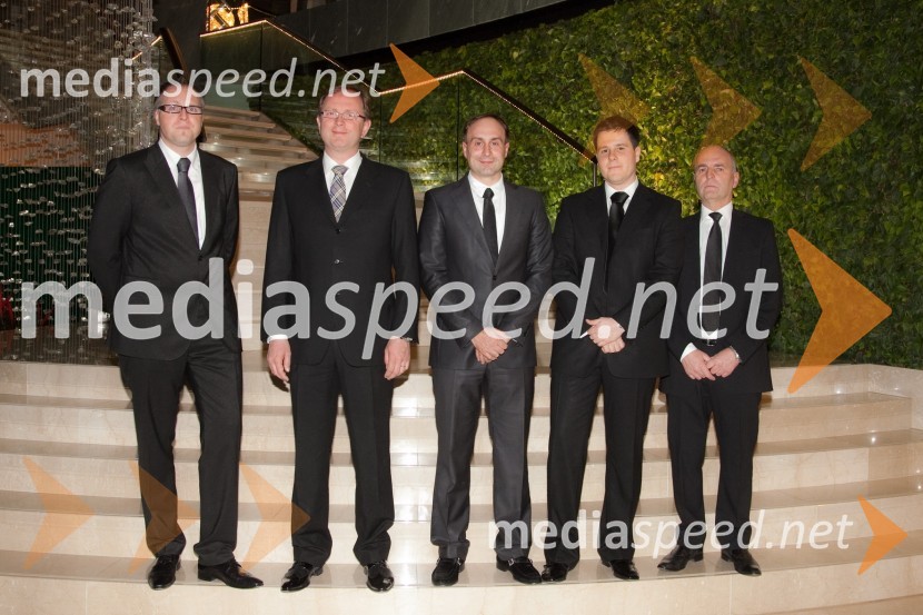 Marko Košmrl, direktor Makoma d.o.o., Andrej Malgaj, lastnik in direktor podjetja Avtohiša Malgaj, Uroš Seles, direktor BMW Selmar d.o.o., Jože Šolar, predsednik uprave A-Cosmos d.d. in Stojan Pirjevec, lastnik in direktor BMW AvtoSelect d.o.o.BMW SLO, predstavitev novega avtomobila BMW serije 5