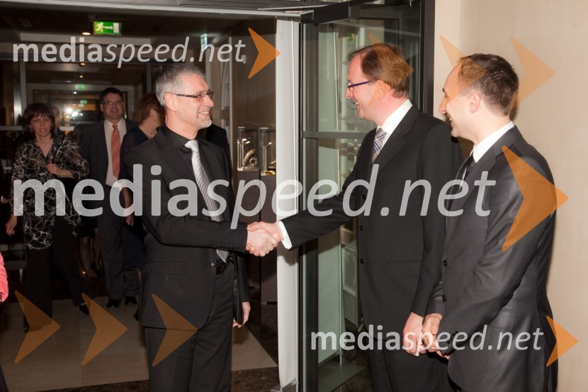 Boštjan Čelofiga, Hypo Leasing, Andrej Malgaj, lastnik in direktor podjetja Avtohiša Malgaj in Uroš Seles, direktor BMW Selmar d.o.o.BMW SLO, predstavitev novega avtomobila BMW serije 5