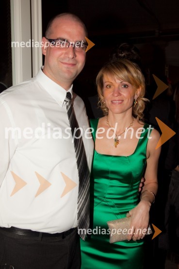 Mitja Slamnik, BMW AvtoSelect d.o.o. in Barbara Uranjek, direktorica marketinga BMW Group SlovenijaBMW SLO, predstavitev novega avtomobila BMW serije 5