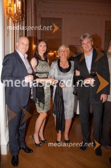 ..., ... ter Jana in Saša Remec, podjetnikaBMW SLO, predstavitev novega avtomobila BMW serije 5