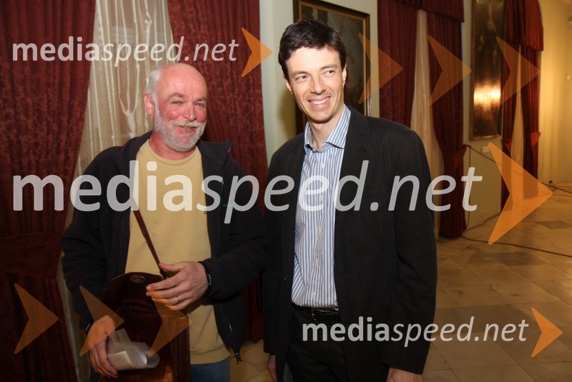 ... in doc. dr. Dragan Potočnik, koordinator spremljevalnih prireditev »Daj mi mir«Obisk Njegove svetosti XIV. Dalajlame Tenzina Gyatsa v Mariboru, prvi spremljevalni dogodek