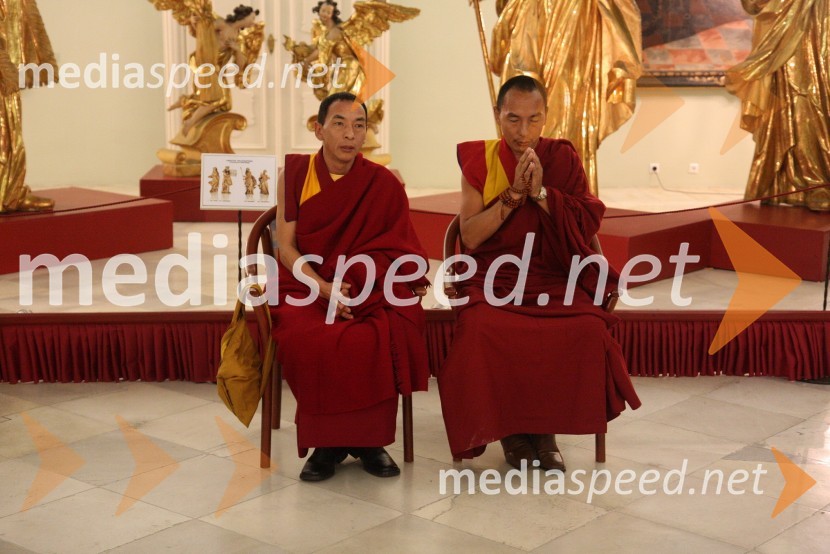 Tibetanska menihaObisk Njegove svetosti XIV. Dalajlame Tenzina Gyatsa v Mariboru, prvi spremljevalni dogodek