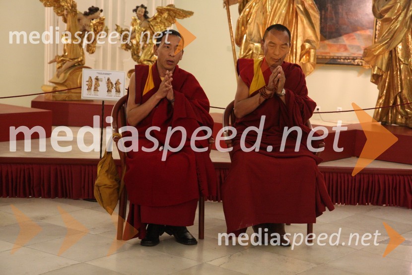 Tibetanska menihaObisk Njegove svetosti XIV. Dalajlame Tenzina Gyatsa v Mariboru, prvi spremljevalni dogodek