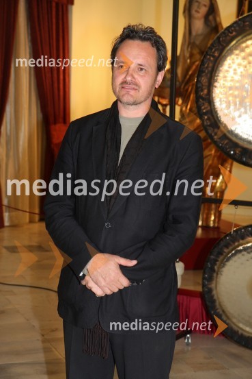 Doc. dr. Dragan Potočnik, koordinator spremljevalnih prireditev »Daj mi mir«Obisk Njegove svetosti XIV. Dalajlame Tenzina Gyatsa v Mariboru, prvi spremljevalni dogodek