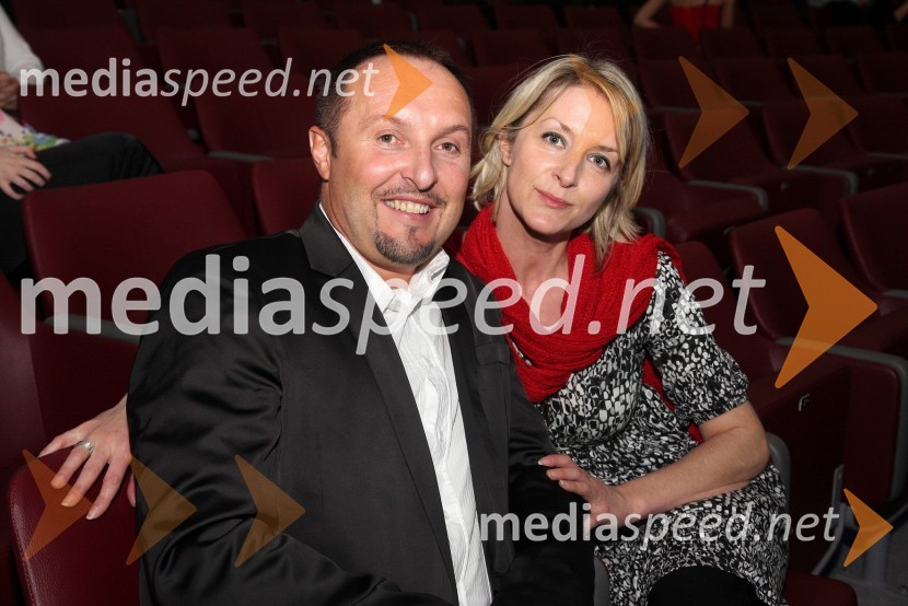 Frenk Nova, pevec in Branka Breznik, producentka RTSRdeča preproga s Sebastianom, snemanje oddaje