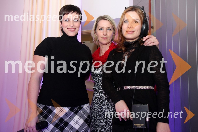 Nuška Drašček, pevka, Branka Breznik, producentka RTS ter Jana Ujčič, novinarka in voditeljica na RTSRdeča preproga s Sebastianom, snemanje oddaje