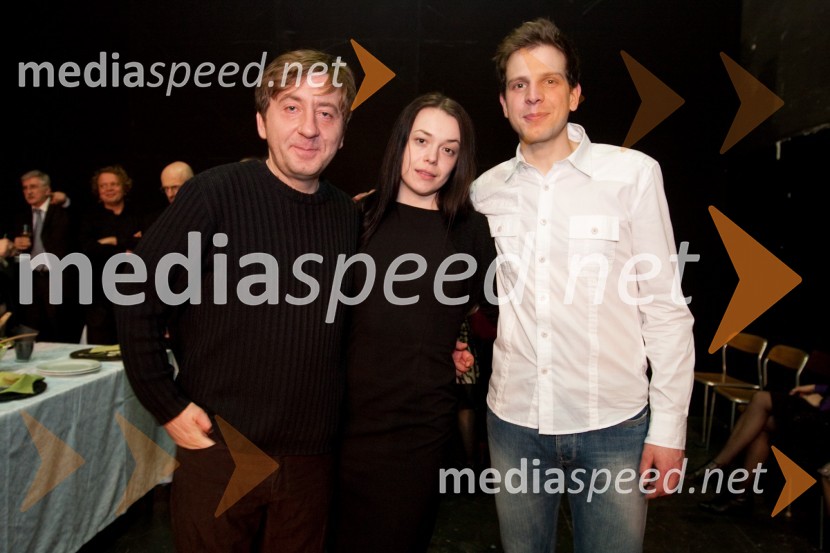 Gregor Baković, igralec, Nina Ivanišin, igralka in Aljaž Jovanović, igralecPonudba in povpraševanje, premiera komedije v SNG Drama