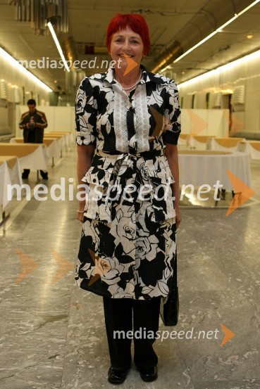 Mojca Senčar, Slovenka leta 2005 in predsednica Slovenskega združenja za boj proti raku dojkAdam in Eva z napako