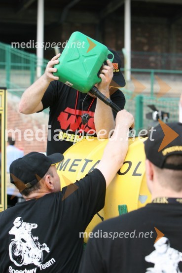 Metanol mojstri - (metanol-gorivo za speedway dirkalnike)SPEEDWAY GRAND PRIX, VN Evrope 2006, trening