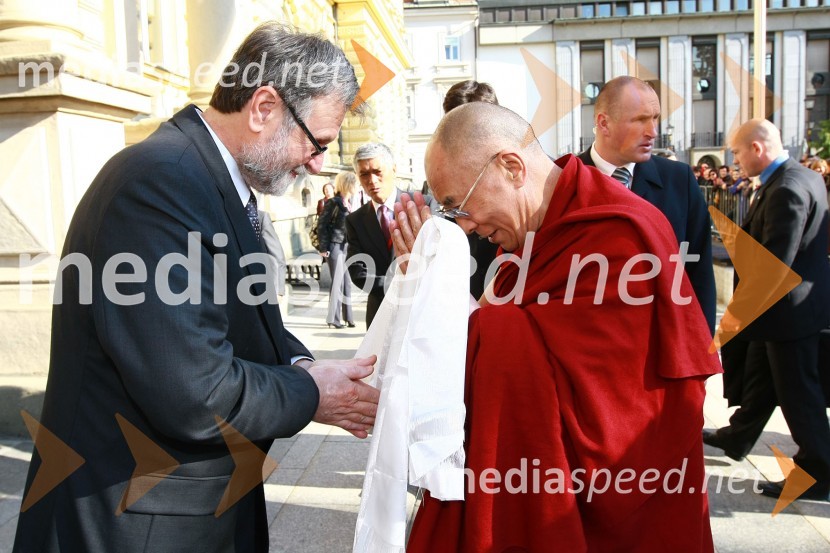Prof. dr. Ivan Rozman, rektor Univerze v Mariboru in Njegova svetost, XIV. Dalajlama  	Njegova svetost, XIV. Dalajlama, predavanje za povabljene goste Sočutje - umetnost sreče