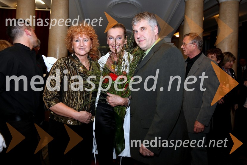 Mojca Beseničar, modna oblikovalka ter Zdenka in Drago ViščakMojca Beseničar, predstavitev nove kolekcije