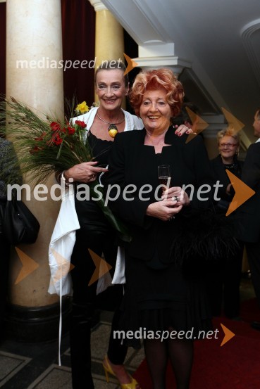 Mojca Beseničar, modna oblikovalka in Bernarda Jeklin, nekdanja urednica revije JanaMojca Beseničar, predstavitev nove kolekcije