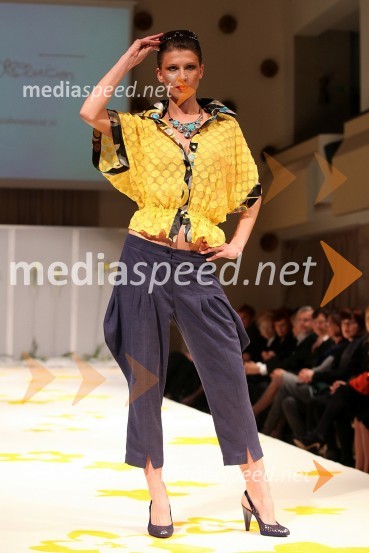 Vida Gostenčnik, manekenkaMojca Beseničar, predstavitev nove kolekcije