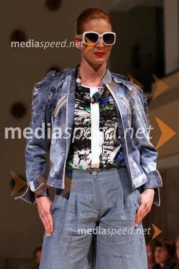 Tina Šturm, manekenkaMojca Beseničar, predstavitev nove kolekcije