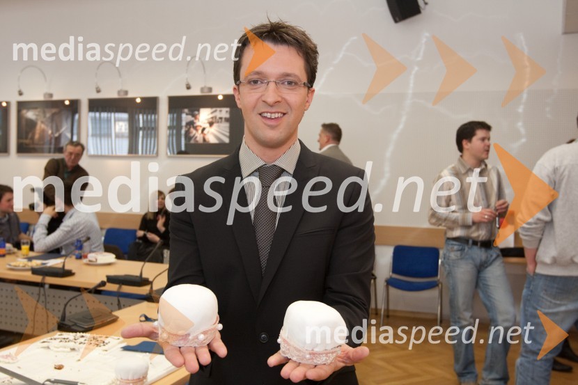 Andrej Hofer, povezovalec prireditve16. Festival Slovenska polka in valček, nastopajoči