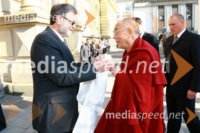 Prof. dr. Ivan Rozman, rektor Univerze v Mariboru in Njegova svetost, XIV. DalajlamaNjegova svetost, XIV. Dalajlama, predavanje za povabljene goste Sočutje - umetnost sreče
