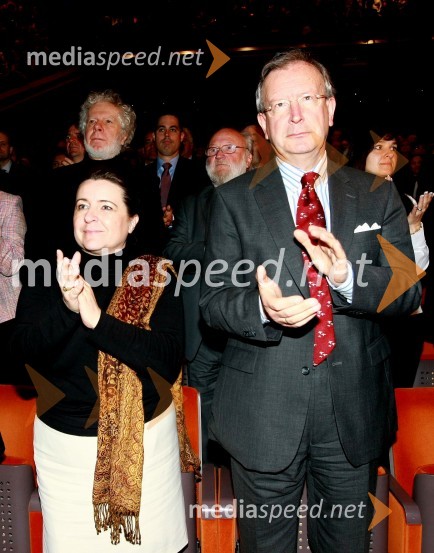 Karin Hojker in dr. Erwin Kubesch, avstrijski veleposlanik v SlovenijiNjegova svetost, XIV. Dalajlama, predavanje za povabljene goste Sočutje - umetnost sreče