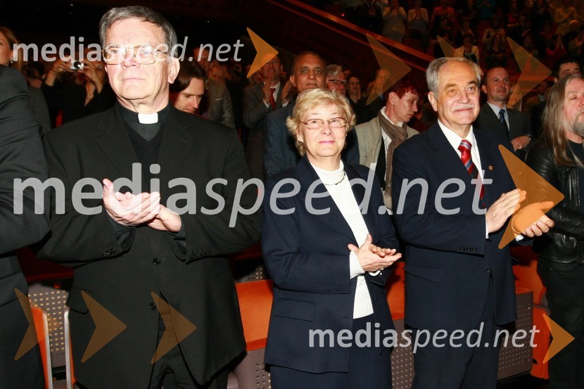 Dr. Stanislav Lipovšek, celjski škof, Rudi Moge, nekdanji poslanec DZ in predsednik sveta SNG Maribor ter njegova soproga Alojzija Čas MogeNjegova svetost, XIV. Dalajlama, predavanje za povabljene goste Sočutje - umetnost sreče