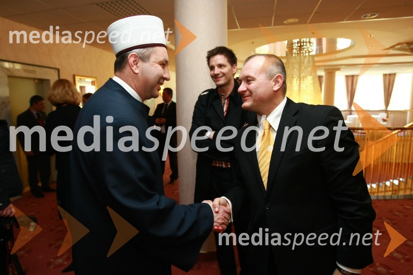 Nedžad Grabus, mufti in Franc Kangler, župan Mestne občine MariborNjegova svetost, XIV. Dalajlama, predavanje za povabljene goste Sočutje - umetnost sreče