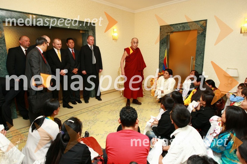 Njegova svetost, XIV. DalajlamaNjegova svetost, XIV. Dalajlama, predavanje za povabljene goste Sočutje - umetnost sreče