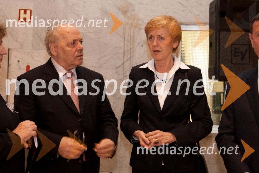 Sergej Pelhan, nekdanji direktor SNG Nova Gorica in Cvetka Selšek, predsednica uprave SKBPogovori, samogovori premiera v SNG Nova Gorica