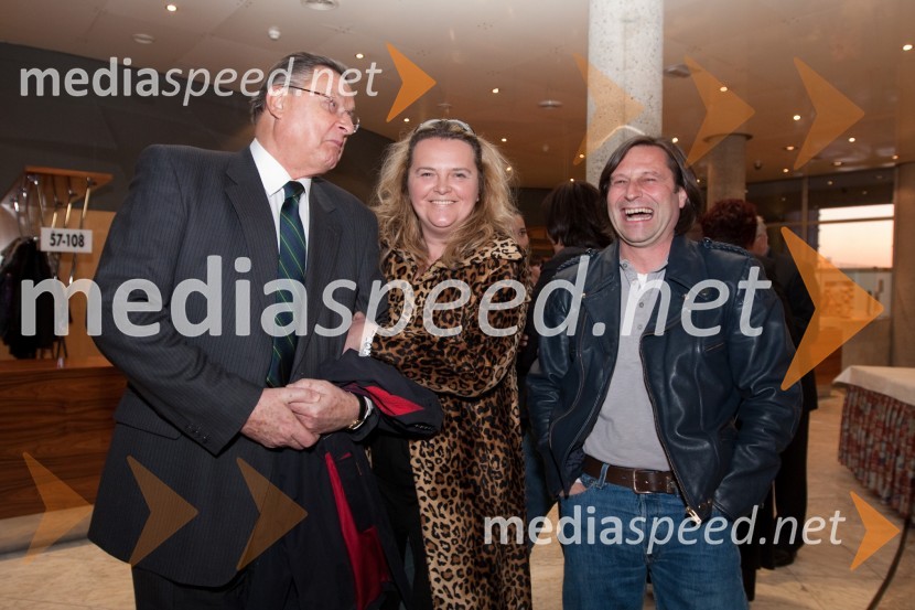 Dušan Mlakar, režiser, Katja Pegan, direktorica Gledališča Koper, režiserka, Uroš Maček, igralecPogovori, samogovori premiera v SNG Nova Gorica