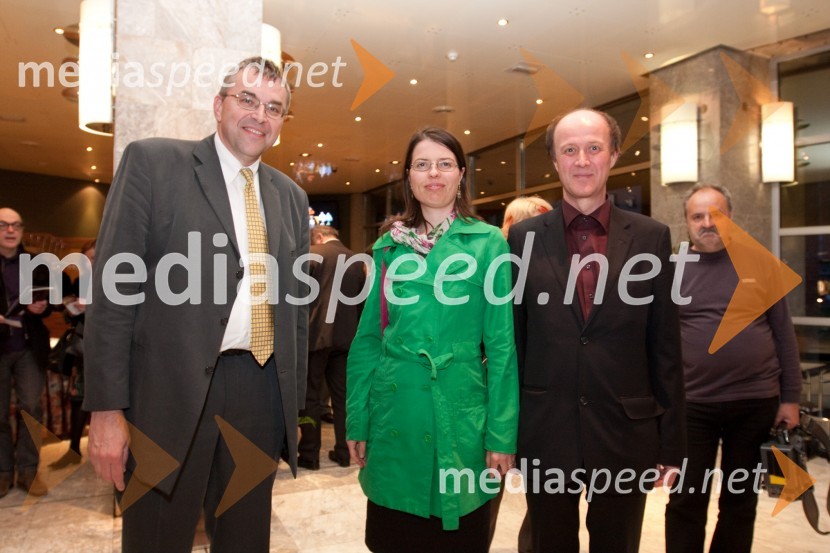 Borut Bašin, odnosi z javnostjo SNG NG, Renske Svetlin in Peter Tomaž Dobrila, vodja direktorata za umetnost na Ministrstvu za kulturo RSPogovori, samogovori premiera v SNG Nova Gorica